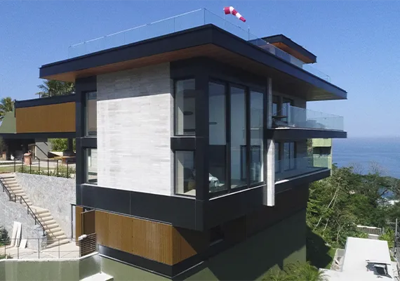 Casa de alto padrão construída pela VIX Construtora no Joá, Rio de Janeiro